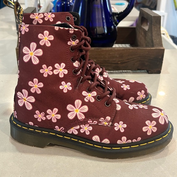 Dr. Martens Maroon with Pink Floral Boots Size 8 - Picture 4 of 7